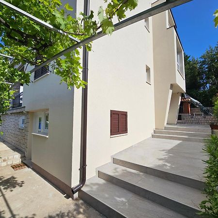 Vila Beleca Krk - Apartments Rest & Sea Krk Town Exterior foto