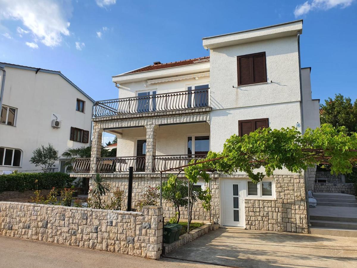Vila Beleca Krk - Apartments Rest & Sea Krk Town Exterior foto