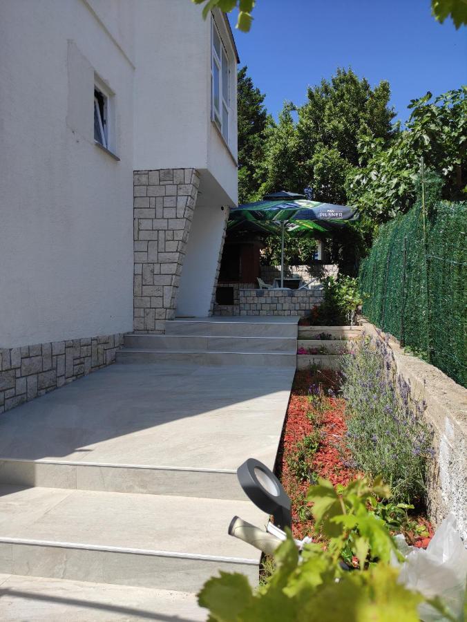 Vila Beleca Krk - Apartments Rest & Sea Krk Town Exterior foto